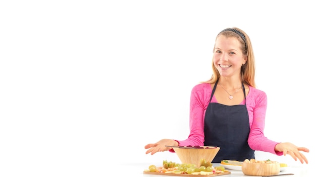 Persona cocinando en cocina hogareña